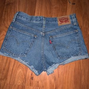 VINTAGE LEVIS SHORTS 501s